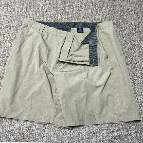 Croft & Barrow Khaki Shorts Size 42 - Picture 1 of 2